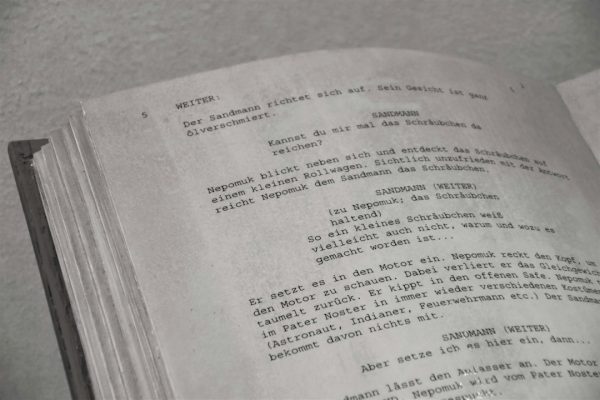 Mengapa Penonton Suka Membandingkan Adaptasi Film dengan Versi Aslinya?