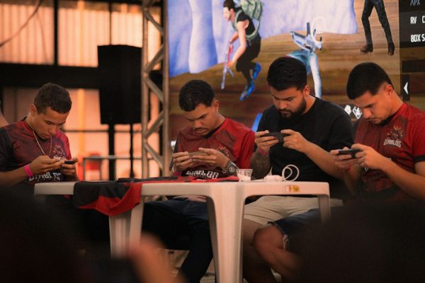 Esports Mobile Membesar di Asia: Mengapa Ponsel Membuka Jalan bagi Lebih Banyak Pemain?