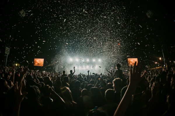 Festival Musik Jadi Pengalaman Multiindera: Mengapa Suasana Penonton Sama Pentingnya dengan Panggung?