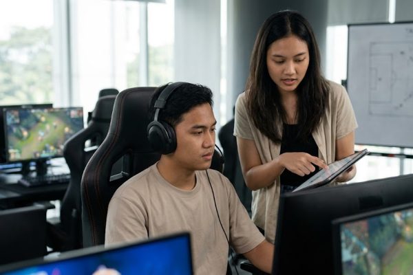 Bukan Cuma Main Game, Ini Alasan Esport Jadi Pilihan Karir Impian Gen Z Masa Kini