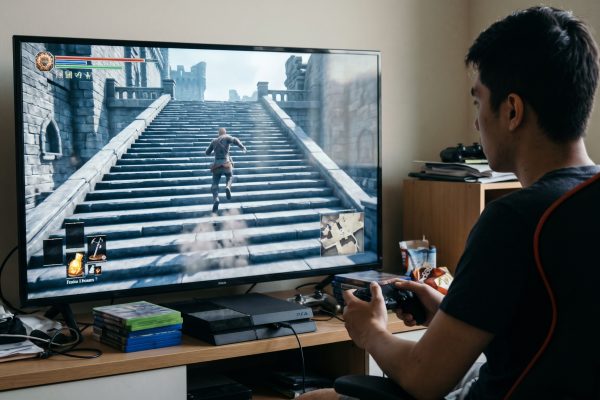 Kebiasaan Gamer Melompat Berulang Kali di Atas Tangga Alih-alih Berjalan Santai