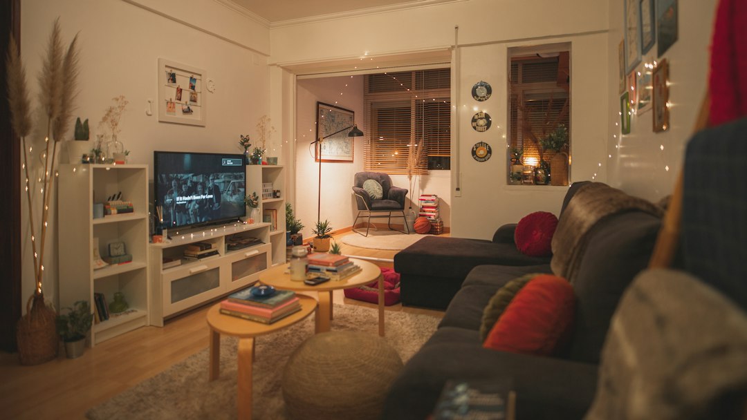 Ruang menonton streaming di rumah